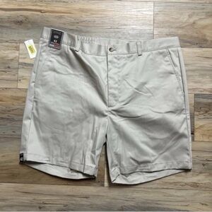 NWT-Mens Shorts Sz 42-Stone-Classic Fit-Flat Front-Stretch Waist-Roundtree&Yorke